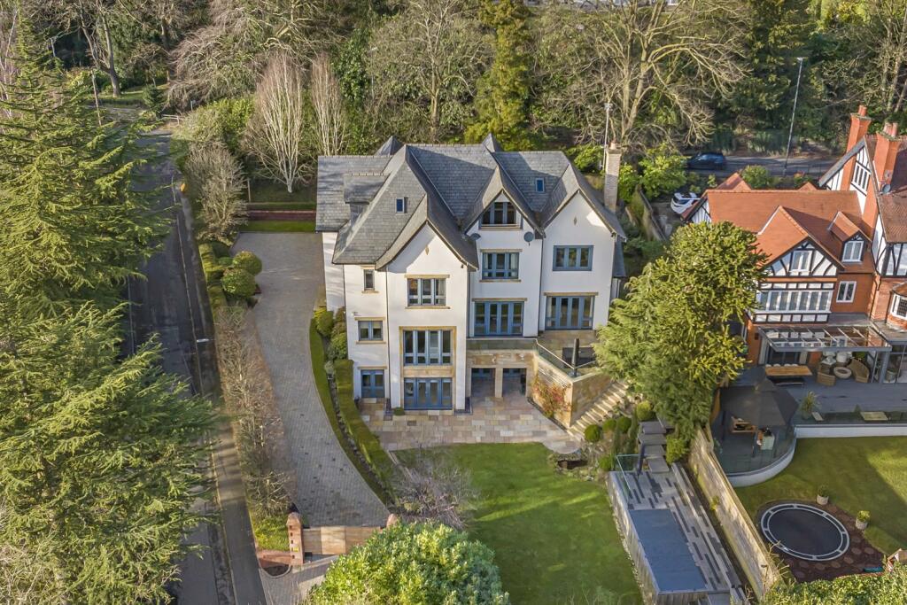 6 bedroom detached house for sale in Bowdon, Altrincham, WA14